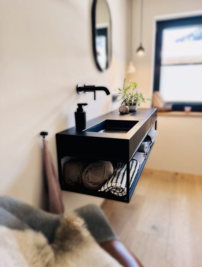 Behandlungsraum lieblings.zeit Waidring Kosmetik Maniküre Gesichtsbehandlung Raum Waidring